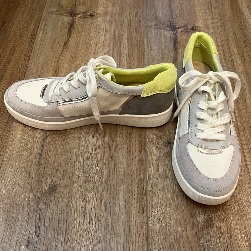 NWOT White/ Grey/ Lime Vionic Lace-Up Sneaker - Picture 2 of 4